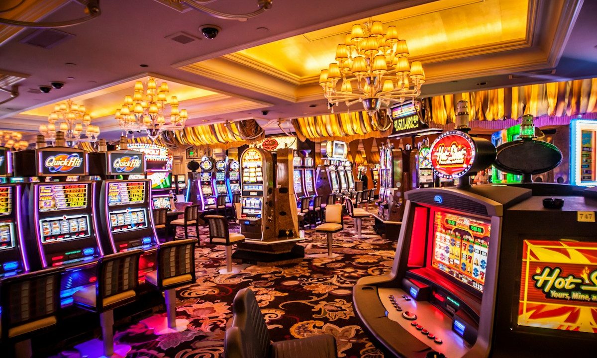 Ilustrasi kasino untuk artikel aturan slot online